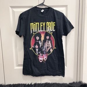 S | Mötley Crüe Band Tee